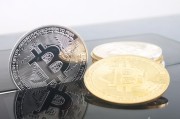 比特币暴涨暴跌(比特币暴涨暴跌的问题和影响)